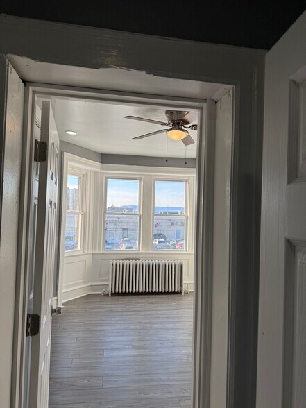 Building Photo - 5719 N Park Ave