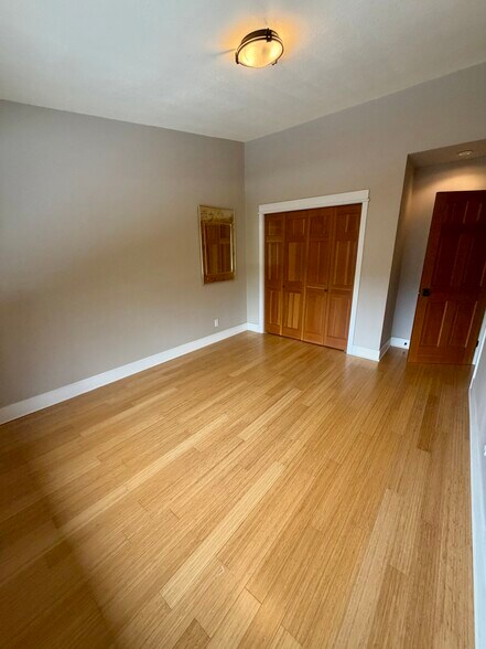 Building Photo - 26435 Pennsylvania Ave NE