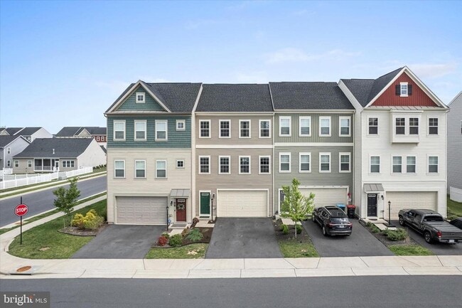 Primary Photo - 203 Starry Way Dr