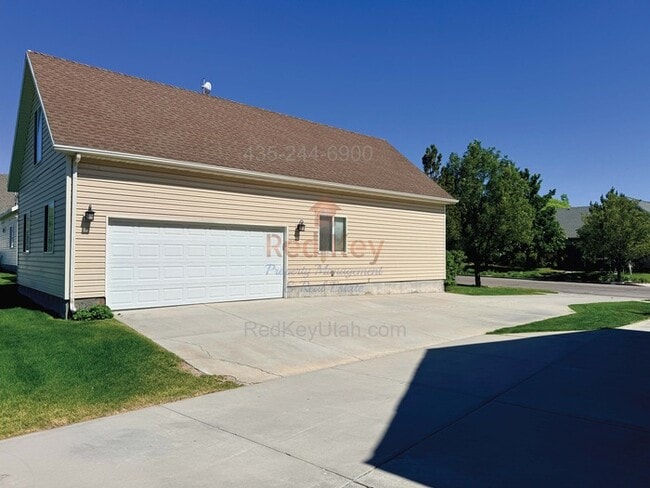 Building Photo - 1910 N Single Family Home