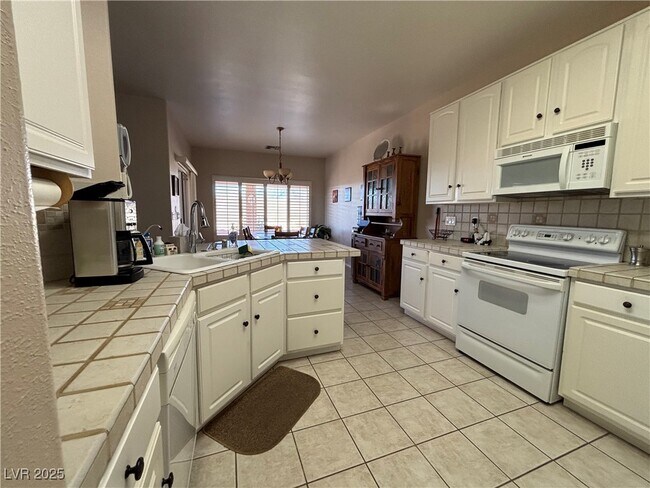 Building Photo - 1164 Golf Club Dr