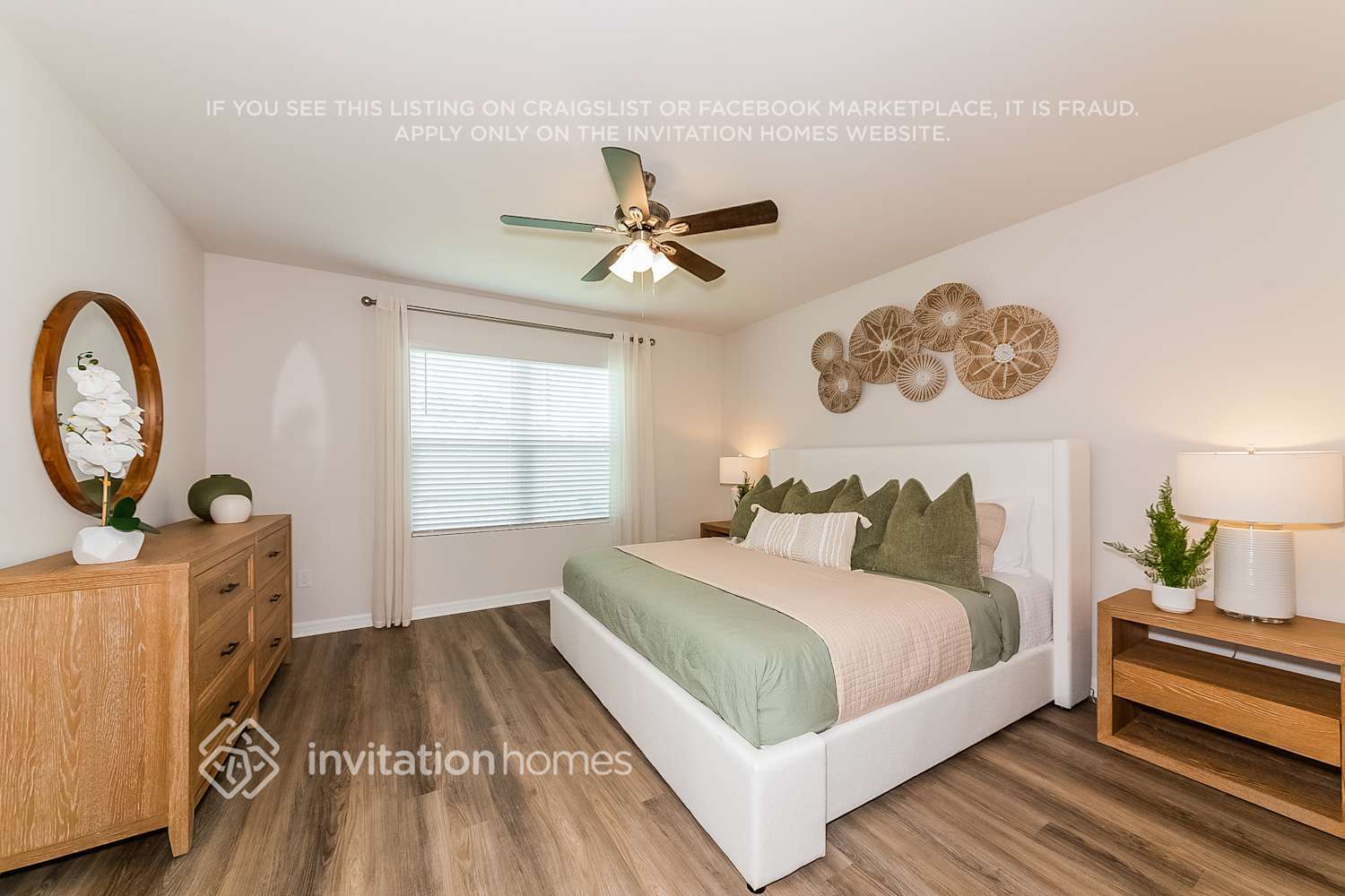 Building Photo - 8048 Majestic Palms Ct