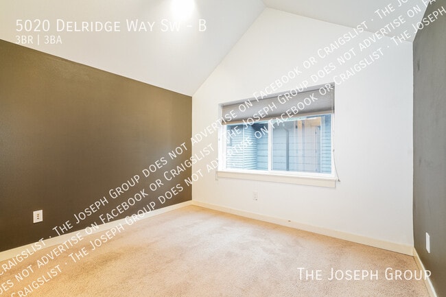 Building Photo - 5020 Delridge Wy SW