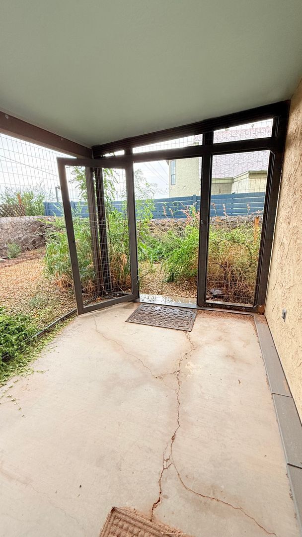 Building Photo - Charming Multi-Level Home in the Heart of ...