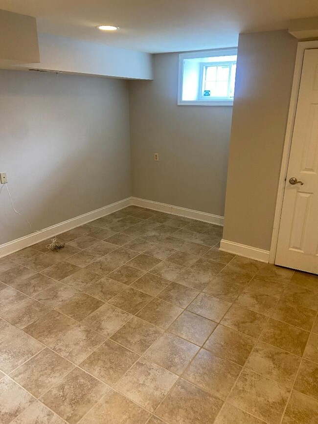 Building Photo - 3-Bedroom Home with Finished Basement in P...
