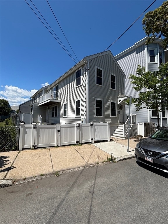 Building Photo - 453 Windsor St