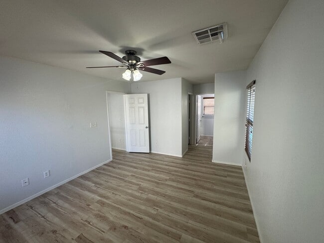 Building Photo - Charming 3 Bedroom, 3 Bathroom, 2-Story Ho...