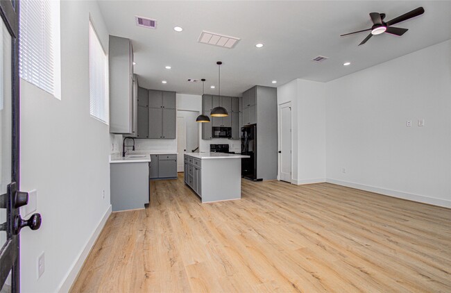 Building Photo - 1508 McKee St