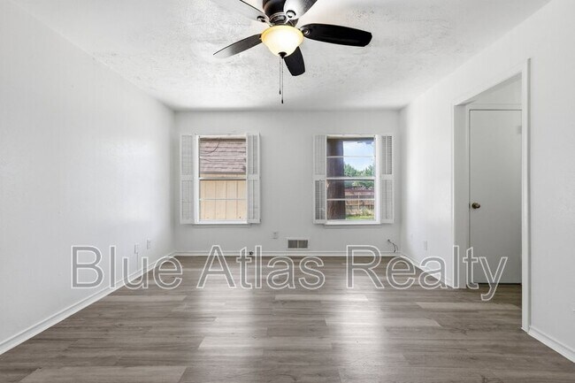Building Photo - 7747 Dentcrest Dr