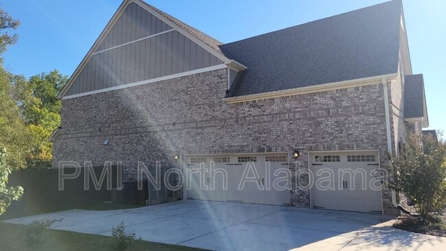 Building Photo - 130 Creekmound Dr
