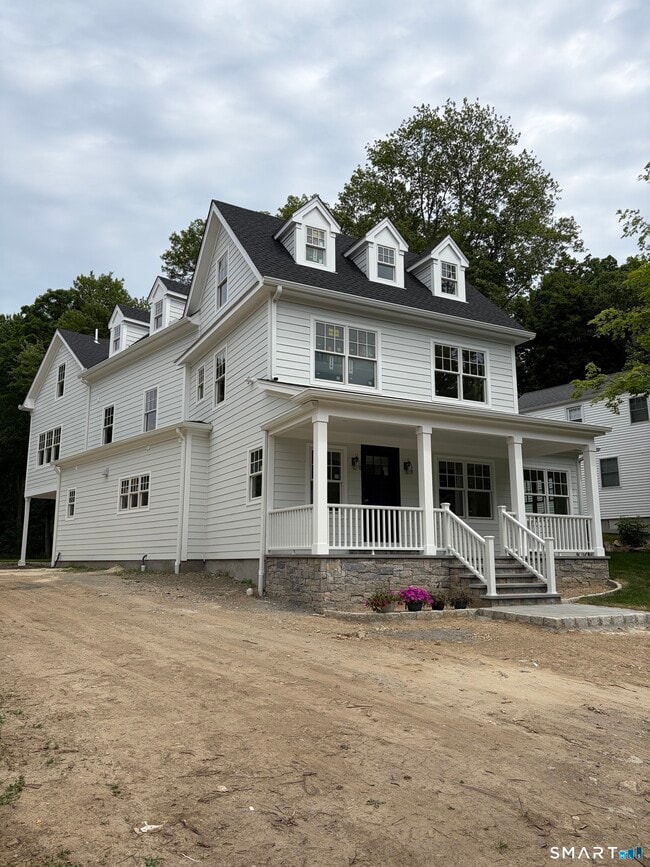 Building Photo - 145 River St
