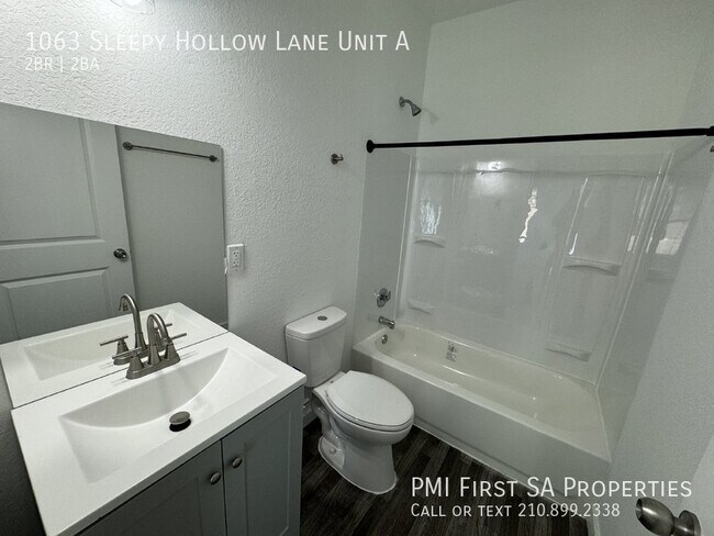 Building Photo - Brand new duplex unit available to move in...