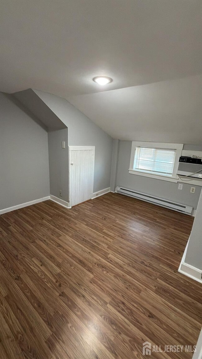 Building Photo - 463 Valmere Ave