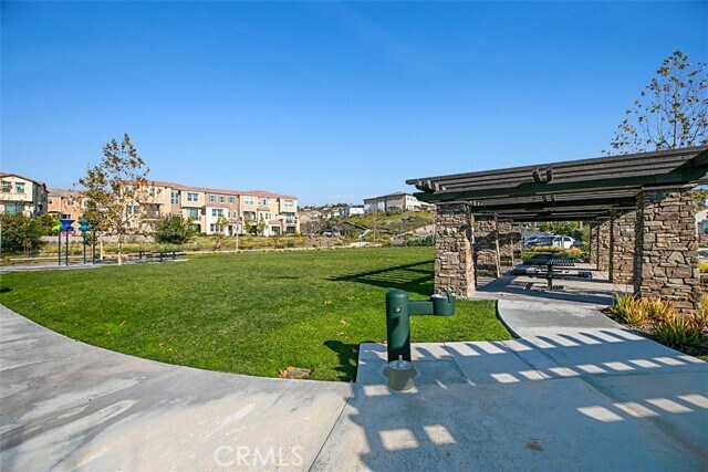 Building Photo - 503 Deeann