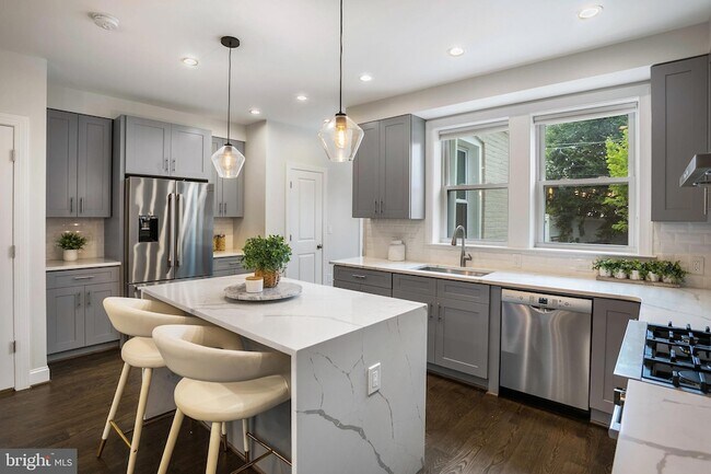 Building Photo - 4023 New Hampshire Ave NW