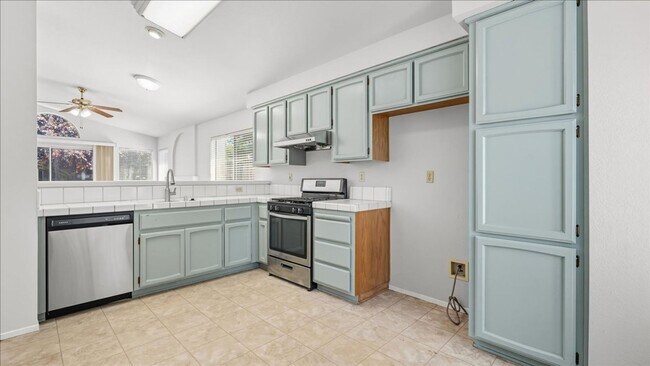 Building Photo - 6540 Shasta Creek Way