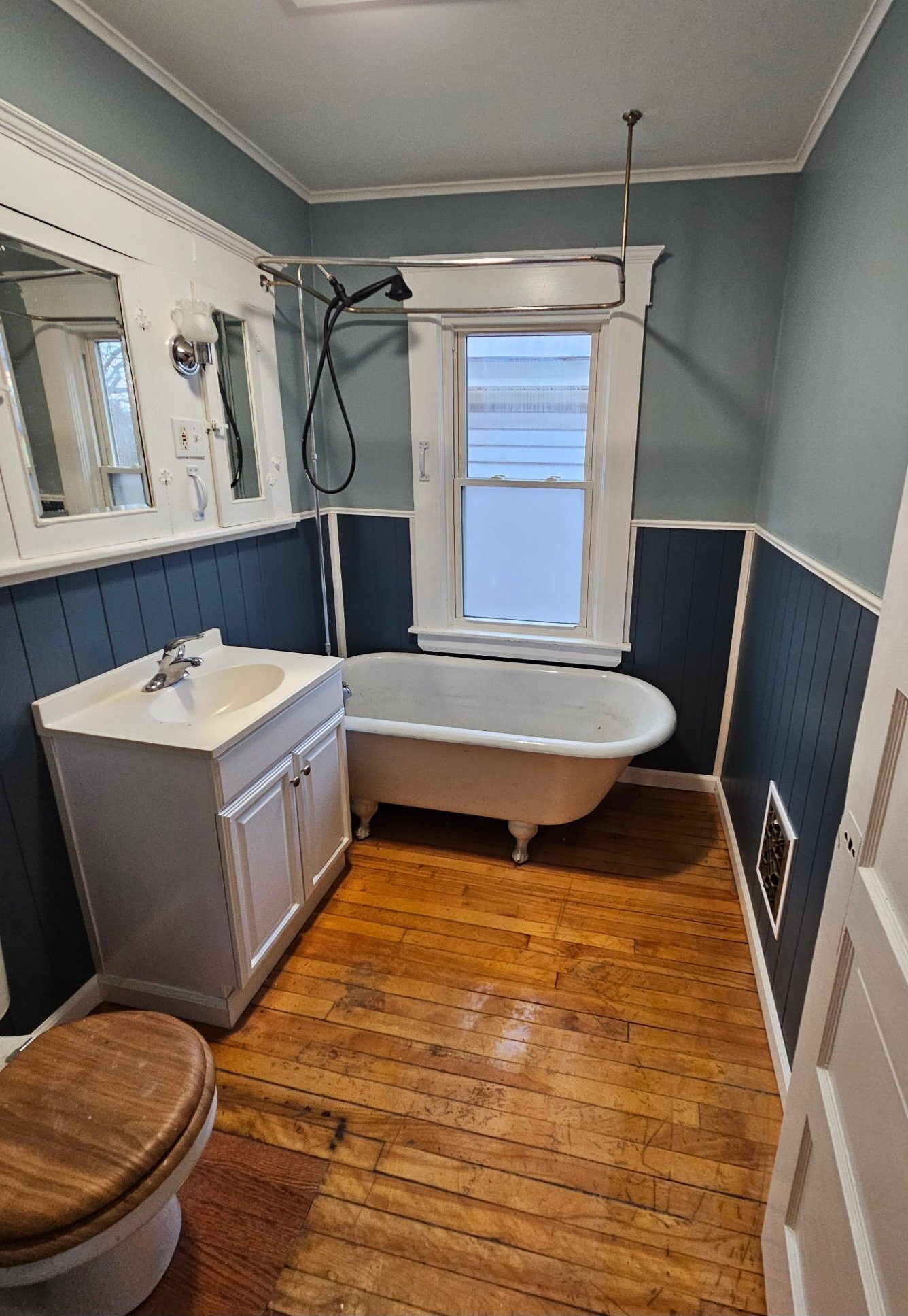 Building Photo - 107 Melrose Ave