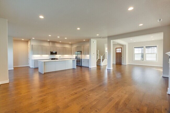 Building Photo - 11741 SW Barcelona St