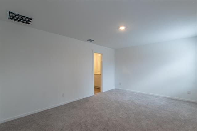 Building Photo - 1605 Parlier St