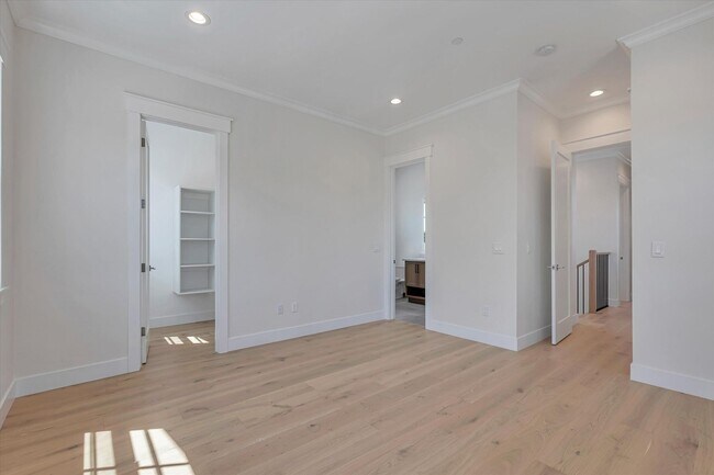 Building Photo - Newer High-Tech Home | Top Schools | Great...