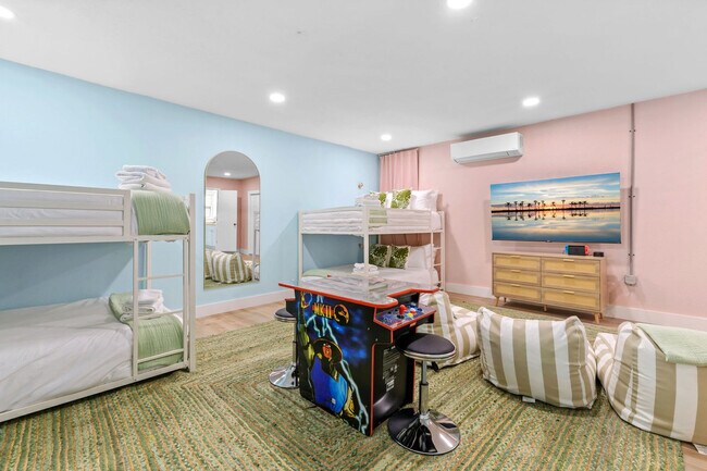 Building Photo - 12263 90th Ave