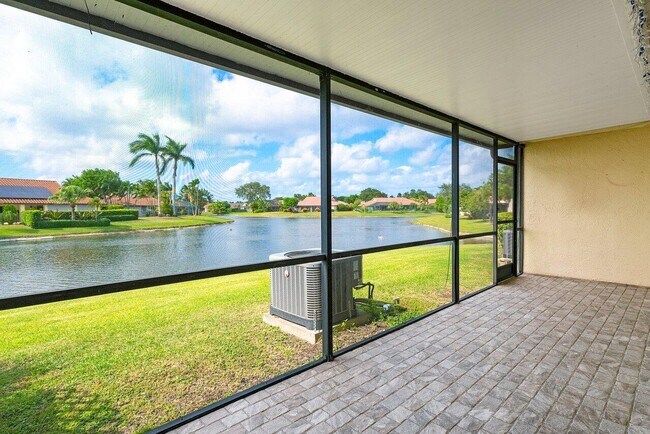 Building Photo - 10325 Hidden Springs Ct
