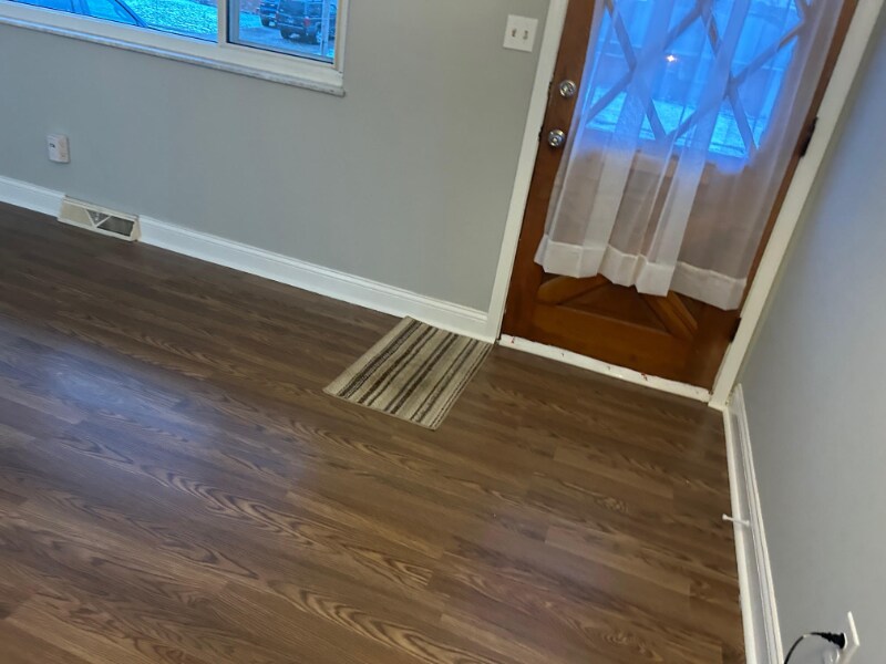 Building Photo - 907 Birchwood Dr