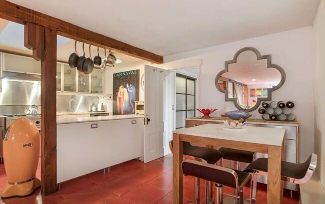 Building Photo - 1471 McAllister St