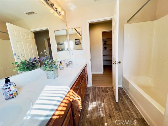 Building Photo - 17231 Greentree Dr