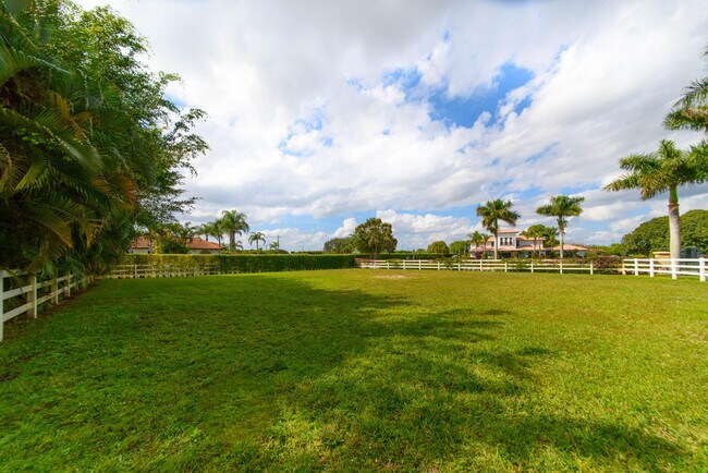 Building Photo - 14911 Equestrian Way