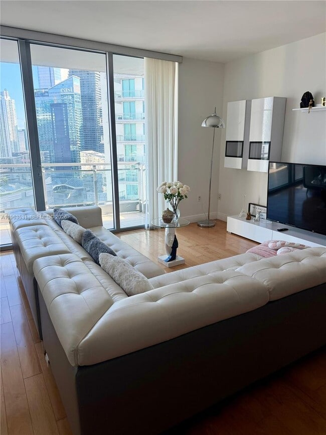 Building Photo - 90 SW 3rd St