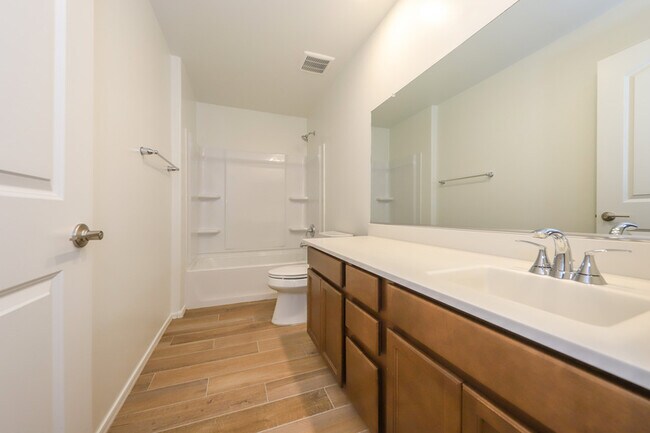 Building Photo - 9122 E Red Blf Ct
