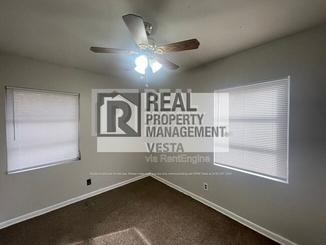 Building Photo - 4342 Pinedale Dr