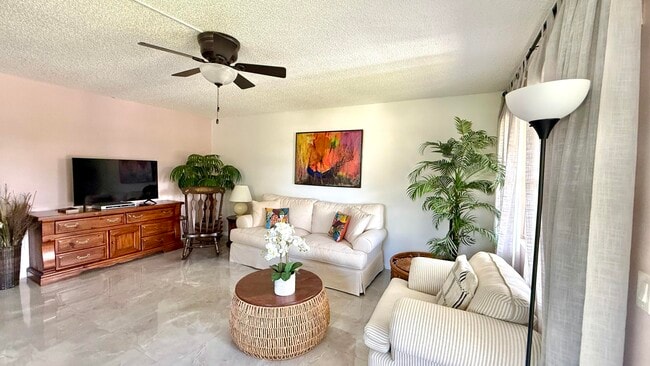 Building Photo - 361 Tilford Q