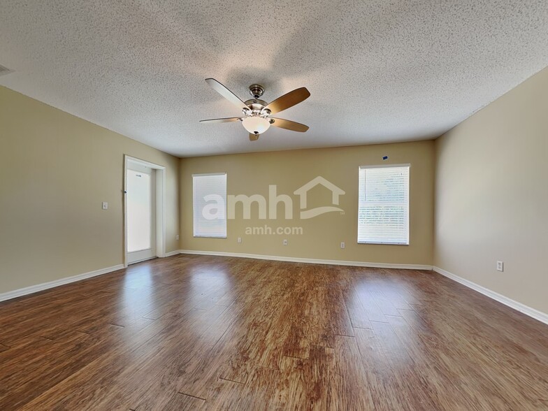 Building Photo - 2085 SE North Blackwell Dr