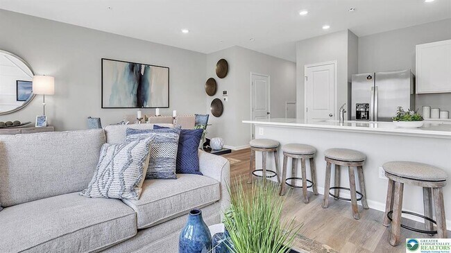 Building Photo - 1255 Susan Cir