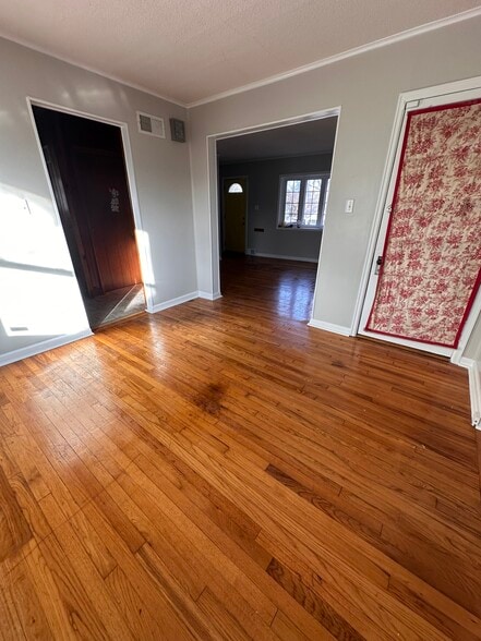 dining room looking into kitchen & livingroom - 4308 Francis St