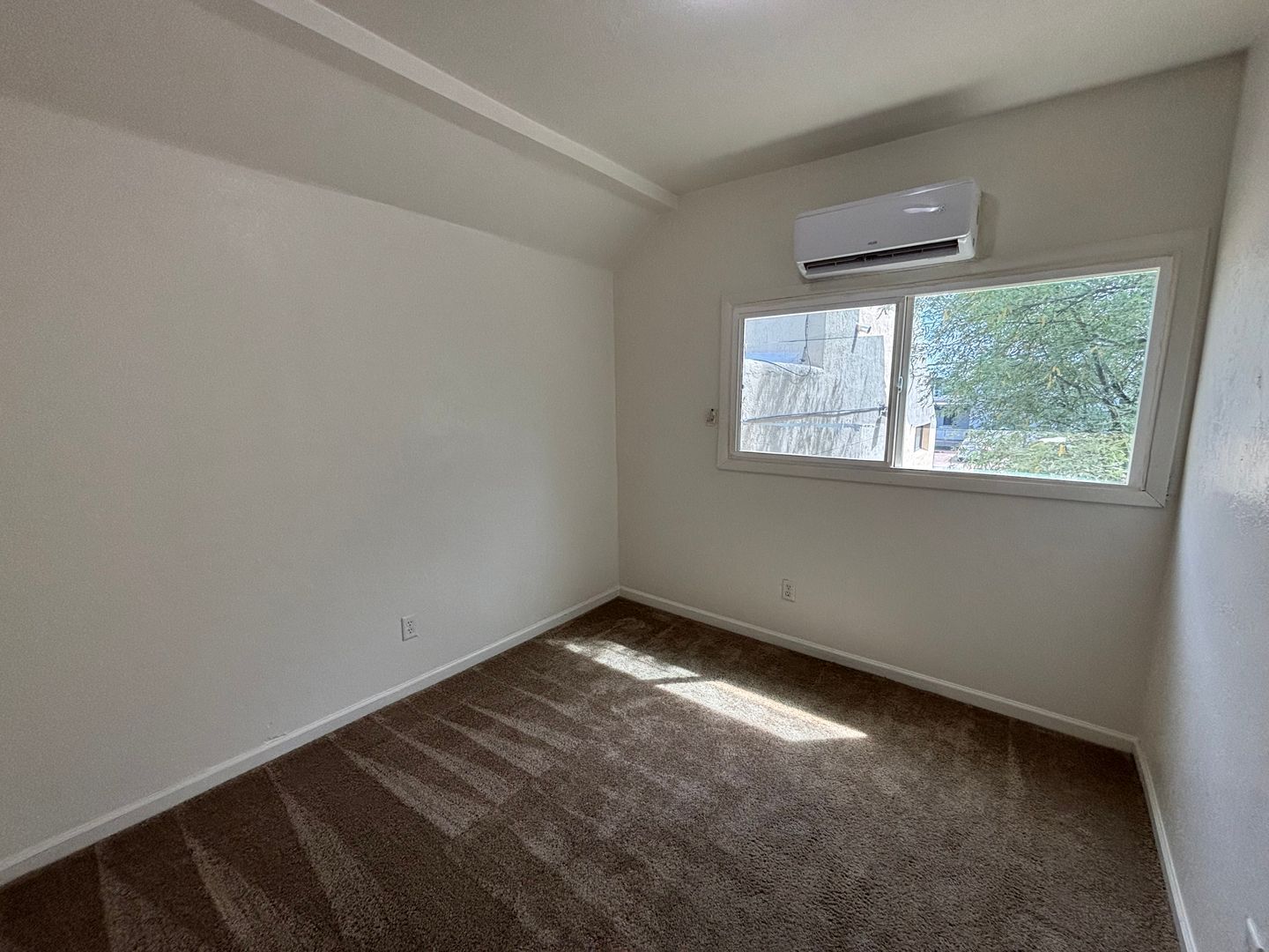 Building Photo - 1 E Navajo Rd