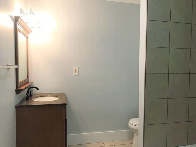 Building Photo - Adorable Rental located in South Hill