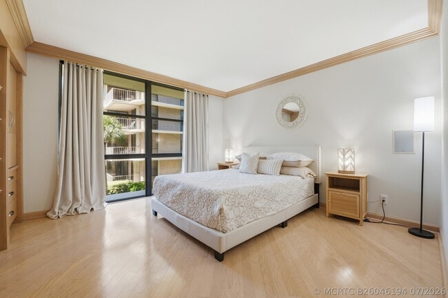 Building Photo - 3200 S Ocean Blvd