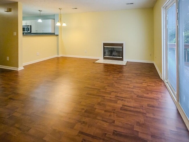 Building Photo - 650 Shadywood Ln
