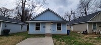 Building Photo - Amazing 3 Bed/1 Bath, Newer Construction, ...