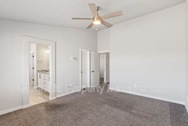 Building Photo - 9340 Blue Birch Ct