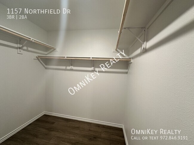 Building Photo - 1157 Northfield Dr