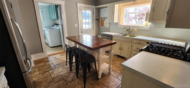 Building Photo - 25 Ferguson Ave