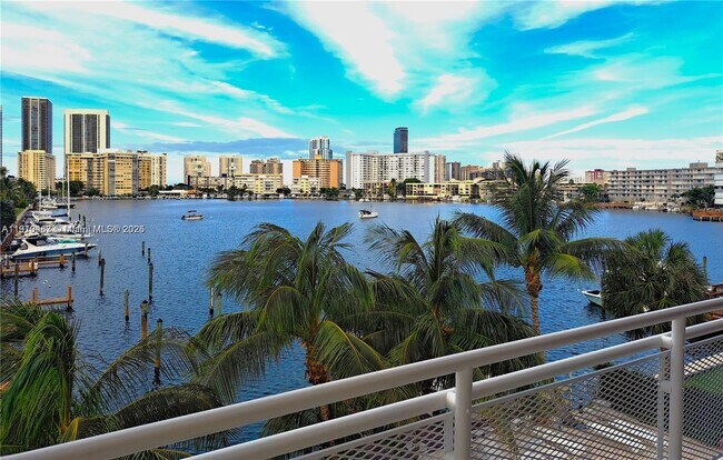 Building Photo - 468 Golden Isles Dr