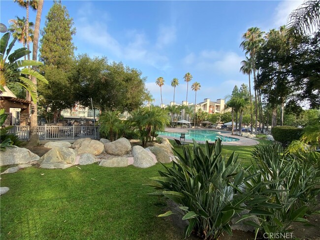 Building Photo - 5515 Canoga Ave