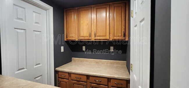 Building Photo - 185 Autumn Moon Trail