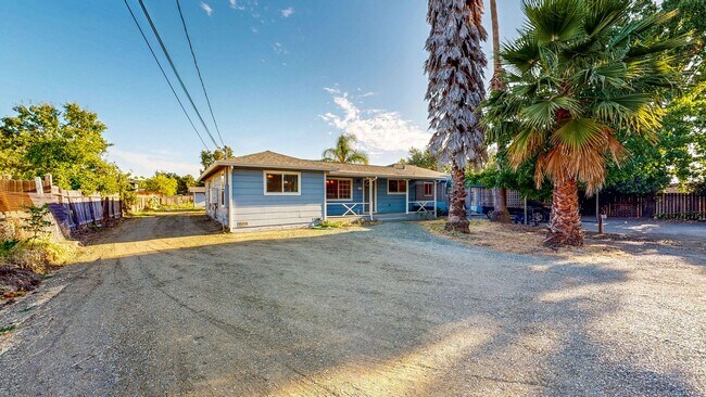 Building Photo - 1720 Ditty Ave