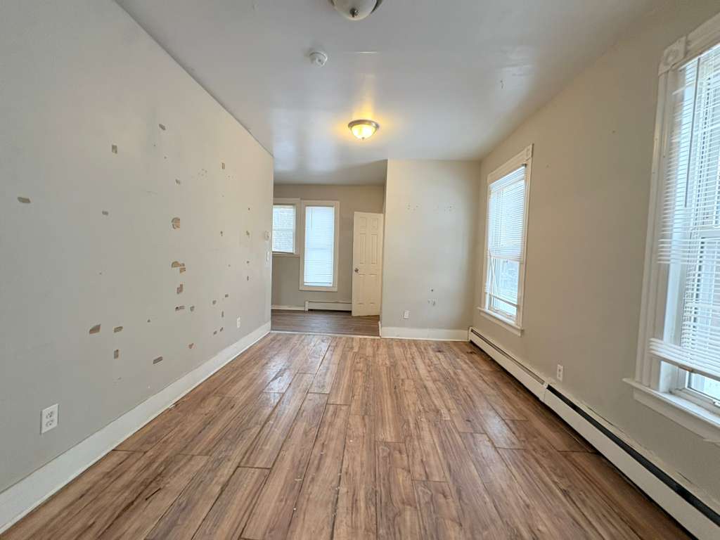 Building Photo - 253 W Ivy St